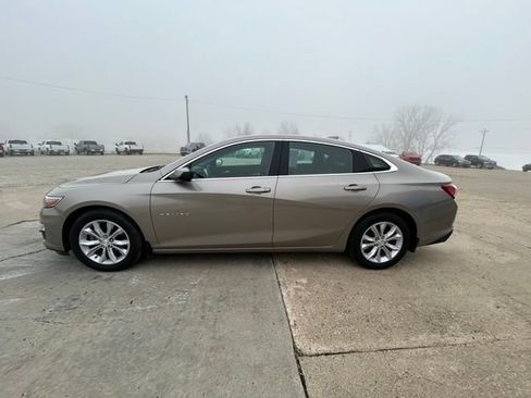 Used 2022 Chevrolet Malibu LT image 4
