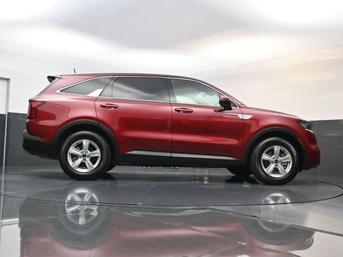 Used 2023 Kia Sorento LX FWD image 22