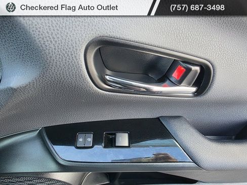 Used 2022 Toyota Prius XLE image 45