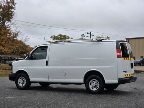 Used 2014 Chevrolet Express 2500 image 8