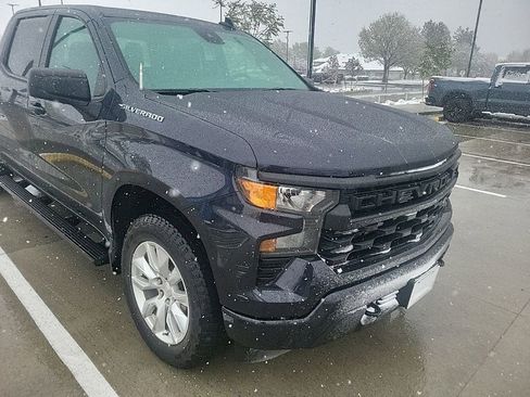 Used 2023 Chevrolet Silverado 1500 Custom image 3