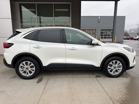 Certified 2023 Ford Escape Active w/ Tech Pack #2 image 9