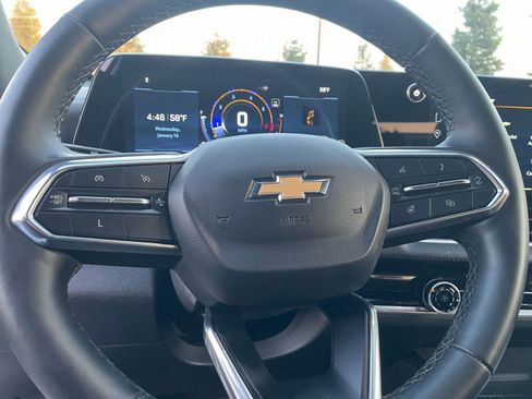 Used 2025 Chevrolet Equinox LT image 28