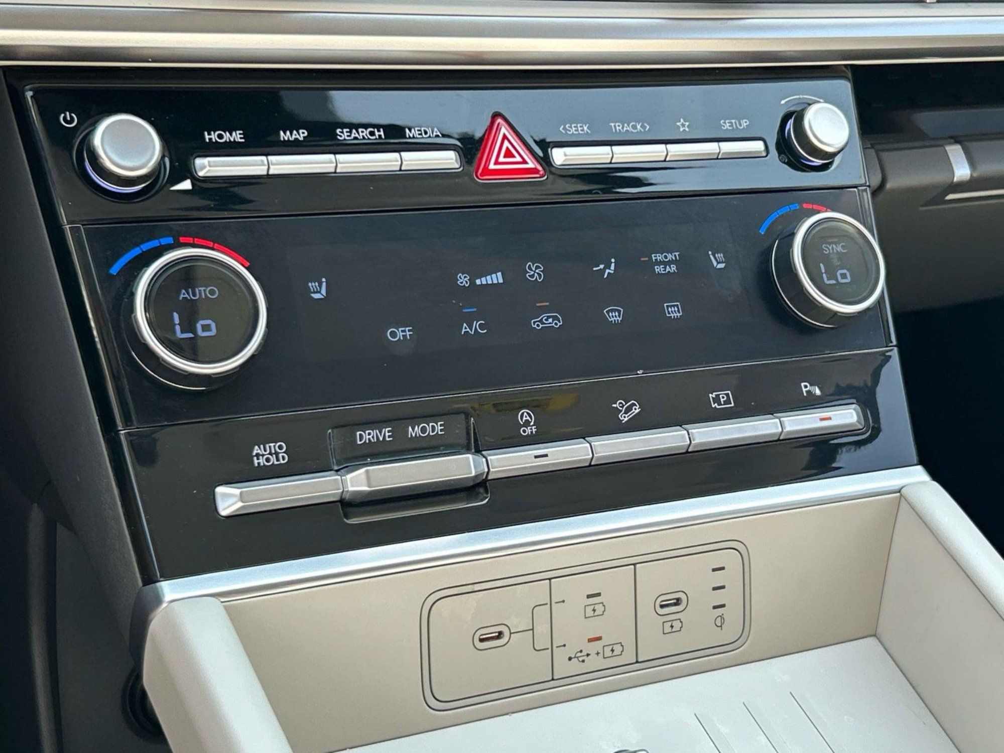 Used 2024 Hyundai Santa Fe SEL FWD image 35