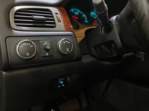 Used 2013 GMC Sierra 2500 SLT w/ SLT Convenience Package AWD/4WD image 18