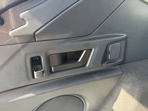 Used 2023 Subaru Outback Limited image 32