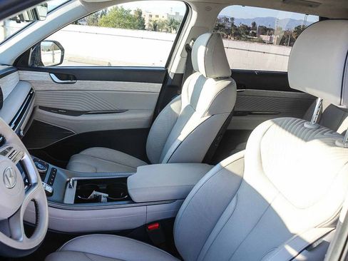 Used 2023 Hyundai Palisade Calligraphy image 18