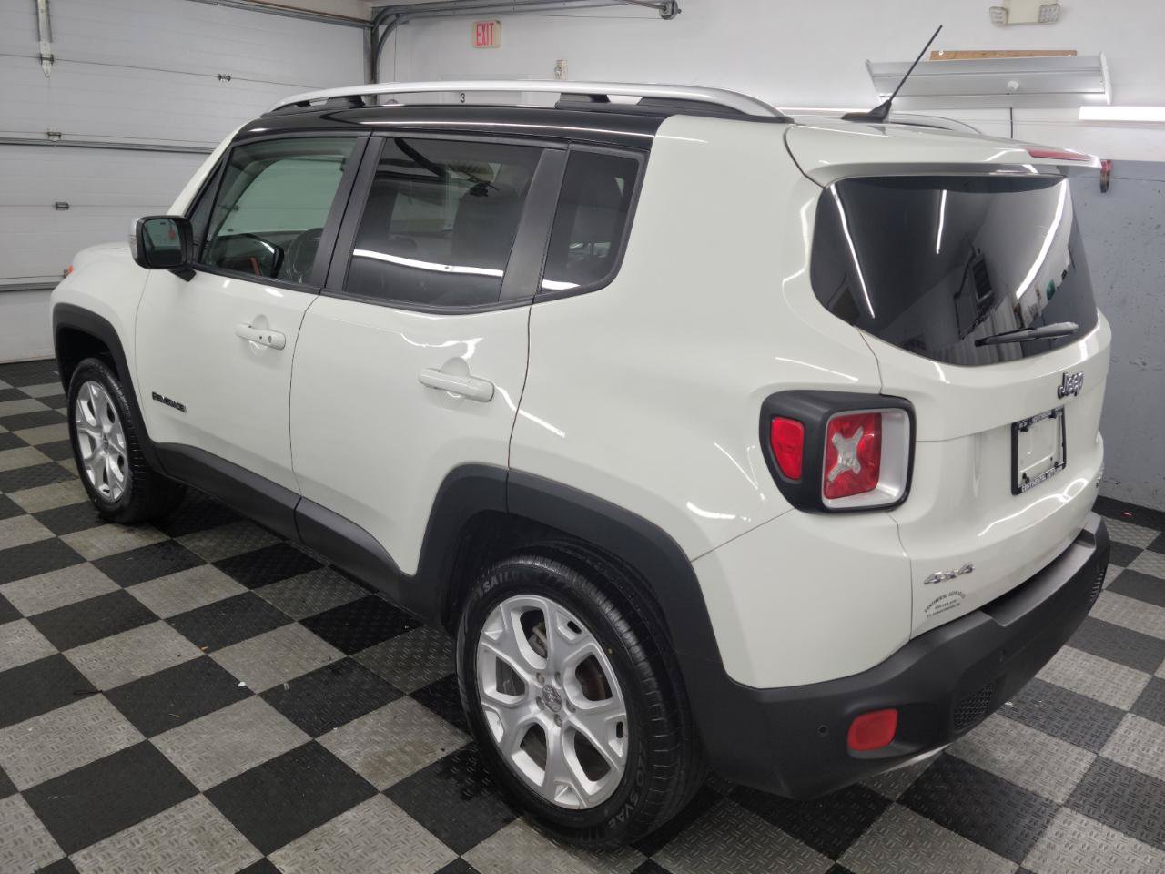 Used 2016 Jeep Renegade Limited AWD/4WD image 3