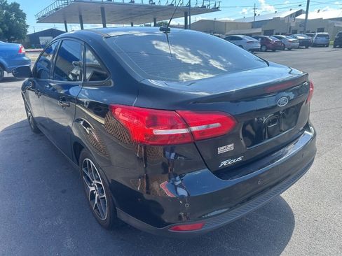 Used 2017 Ford Focus SEL image 5