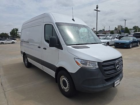 Used 2024 Mercedes-Benz Sprinter 2500 image 20