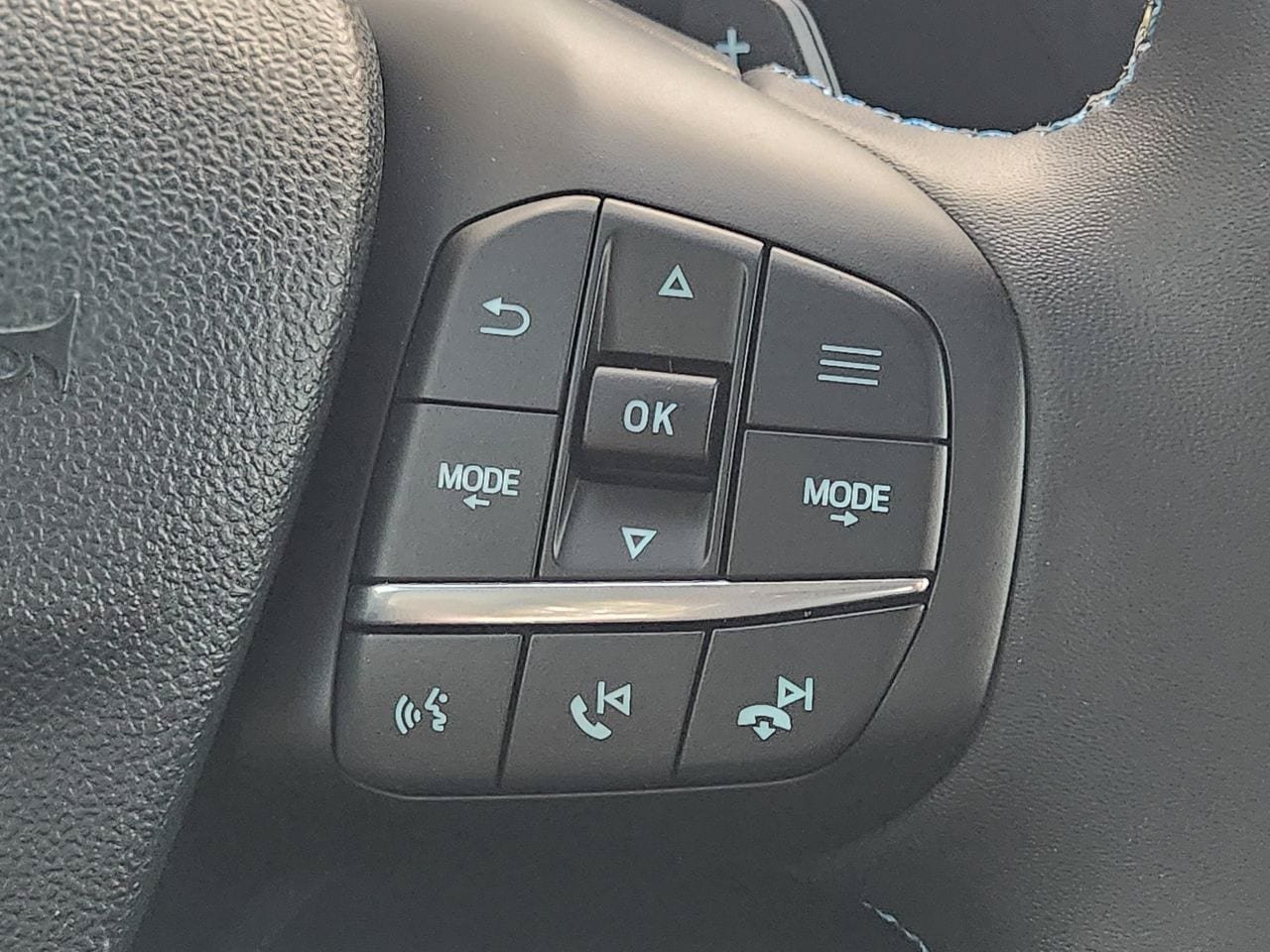 Used 2025 Ford Maverick Lobo AWD/4WD image 27