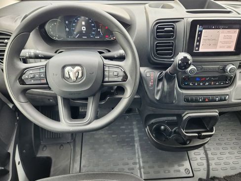 Used 2025 RAM ProMaster 2500 FWD image 26