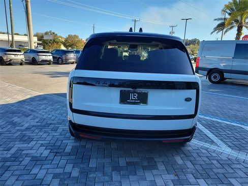 Used 2023 Land Rover Range Rover SE image 4