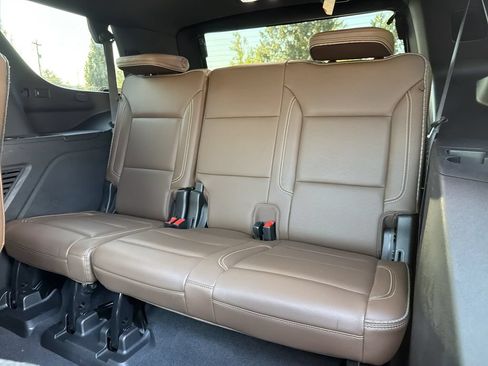 Used 2021 Chevrolet Tahoe High Country w/ Premium Package AWD/4WD image 14