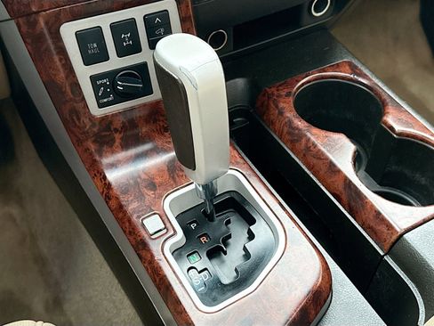 Used 2008 Toyota Sequoia Platinum image 16