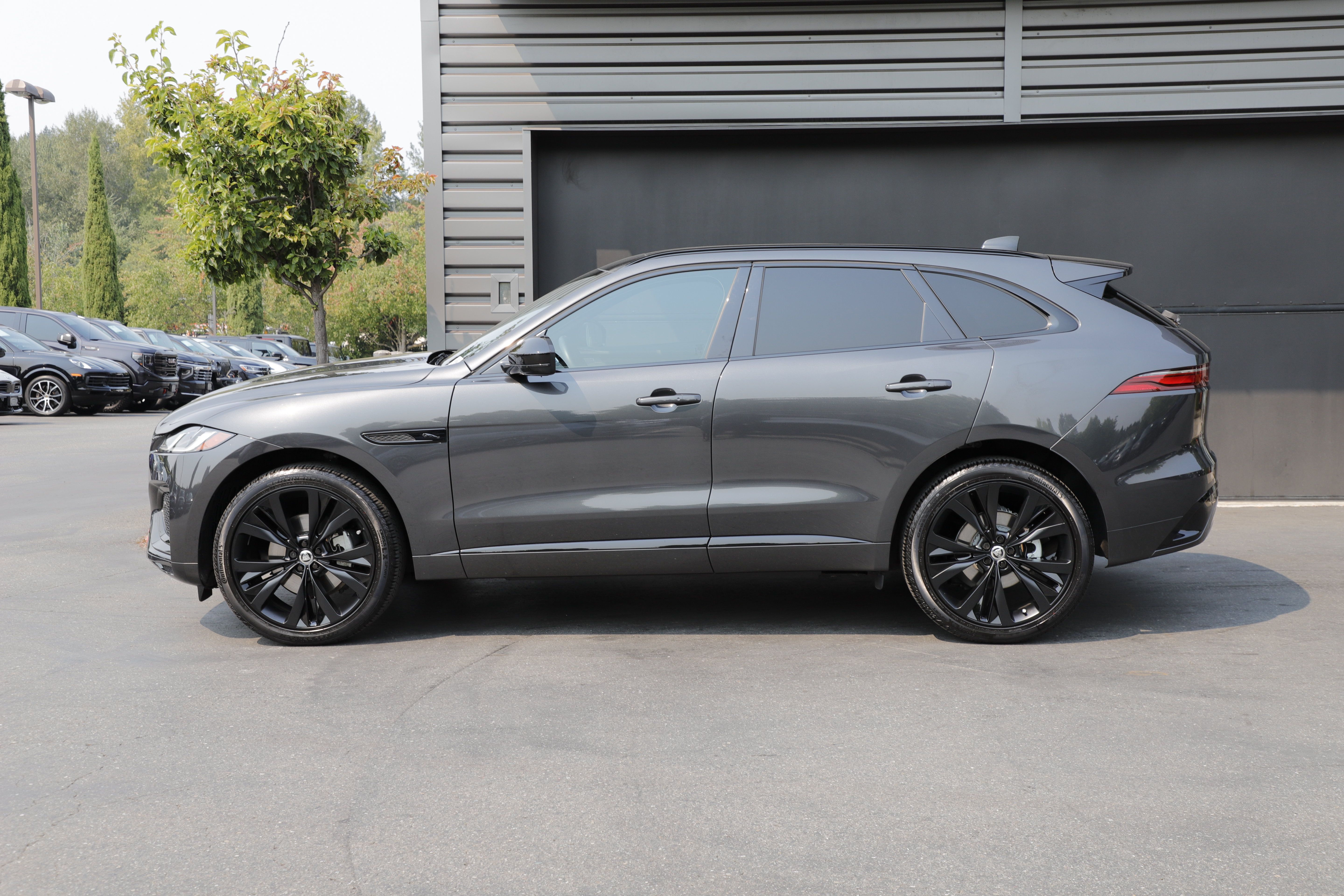 Certified 2025 Jaguar F-PACE R-Dynamic S AWD/4WD image 7