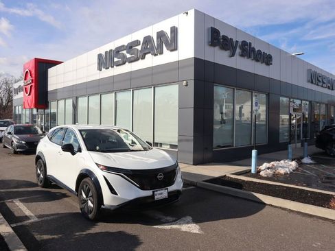 Certified 2024 Nissan Ariya FWD image 1