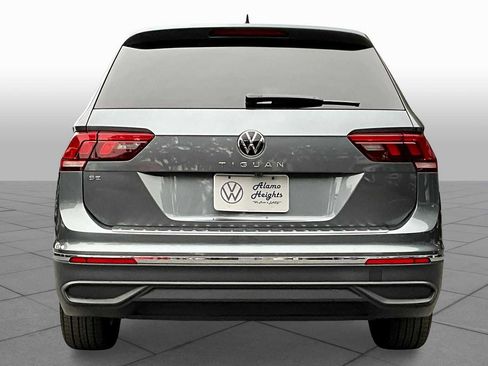 Used 2024 Volkswagen Tiguan SE image 5
