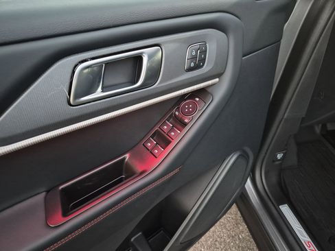 New 2026 Ford Explorer ST-Line w/ Premium Package image 10