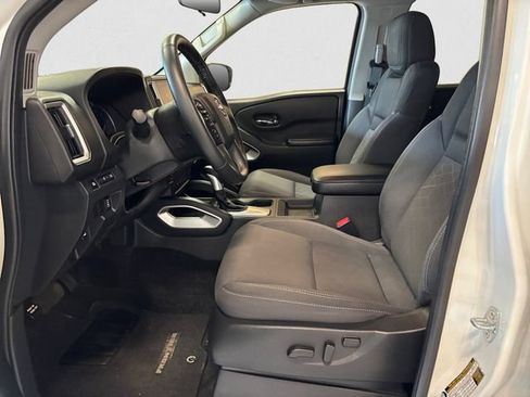 Certified 2025 Nissan Frontier SV w/ SV Convenience Package AWD/4WD image 9