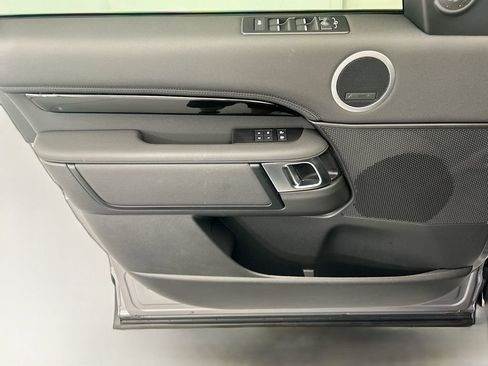 Certified 2025 Land Rover Discovery S AWD/4WD image 23