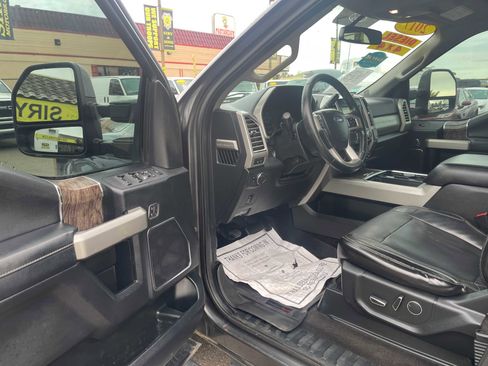 Used 2017 Ford F250 Lariat w/ Lariat Value Package image 23