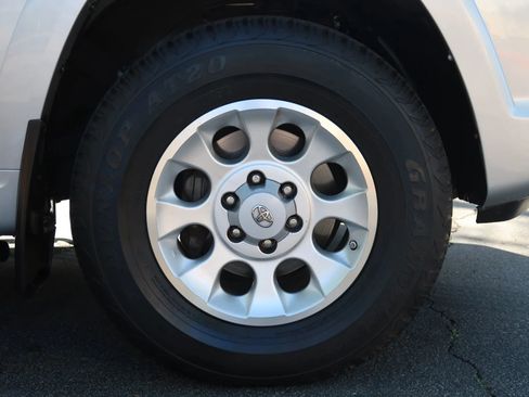 Used 2011 Toyota 4Runner Limited image 5