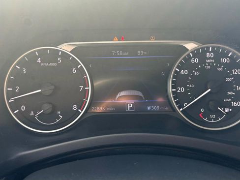 Used 2025 Nissan Sentra SR FWD image 15