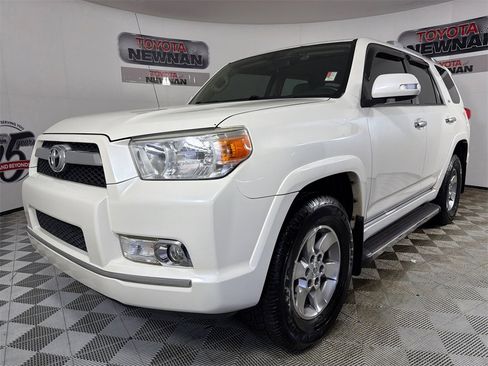 Used 2011 Toyota 4Runner SR5 w/ Convenience Pkg image 8