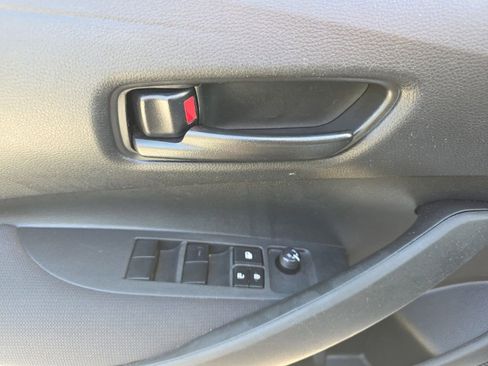 Used 2022 Toyota Corolla LE image 18