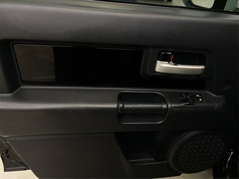 Used 2010 Toyota FJ Cruiser 4WD image 24