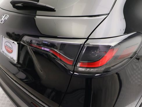 Used 2024 Honda HR-V LX image 9
