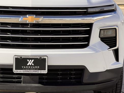 Used 2025 Chevrolet Traverse LT image 13