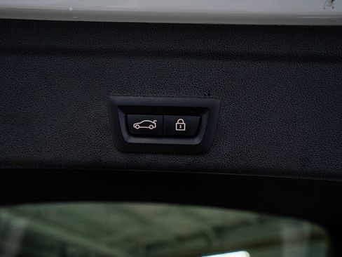 Used 2020 BMW X6 xDrive40i w/ M Sport Package image 66