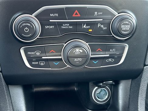 Used 2023 Dodge Charger R/T w/ Harman/Kardon Audio Group image 15