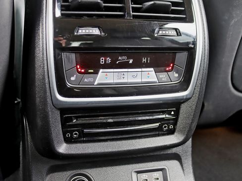 Used 2019 BMW X7 xDrive40i w/ Premium Package AWD/4WD image 35