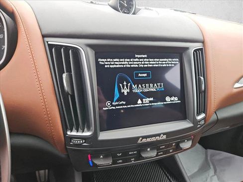 Used 2017 Maserati Levante S image 19