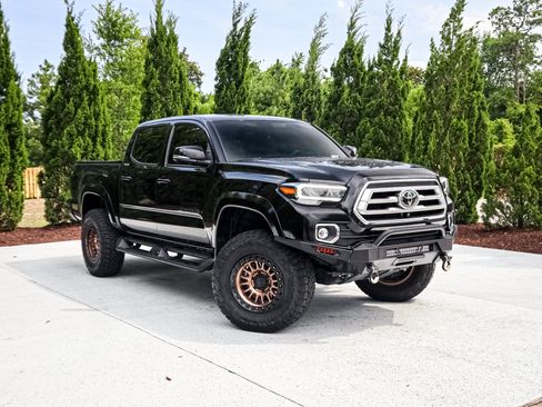 Used 2023 Toyota Tacoma Limited AWD/4WD image 2