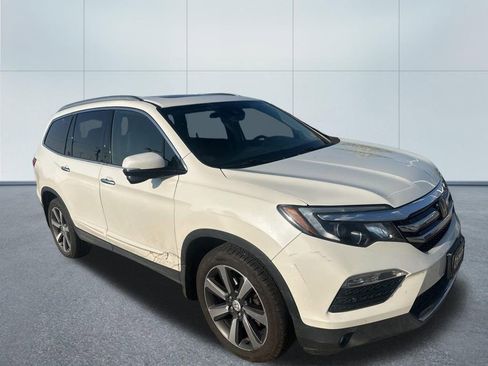 Used 2017 Honda Pilot Touring image 2
