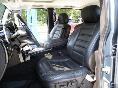 Used 2005 HUMMER H2 w/ Preferred Equipment Group AWD/4WD image 24