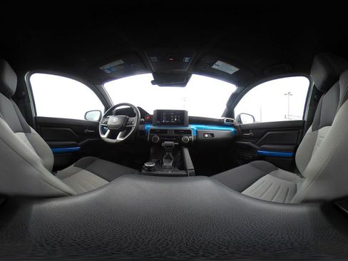 Used 2025 Toyota Tacoma TRD Off-Road image 37