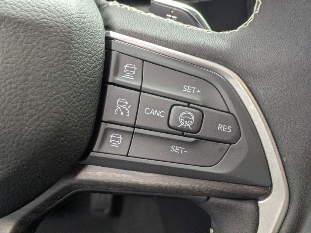 New 2026 Jeep Grand Cherokee Altitude AWD/4WD image 16