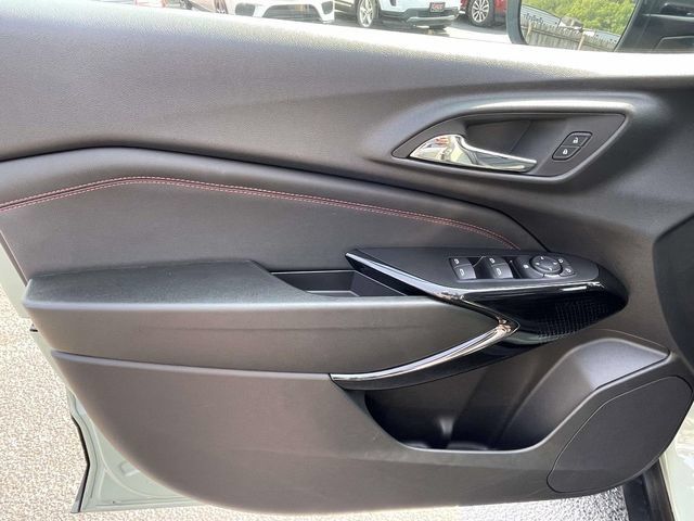 Certified 2024 Chevrolet Trax RS w/ Sunroof Package FWD image 14