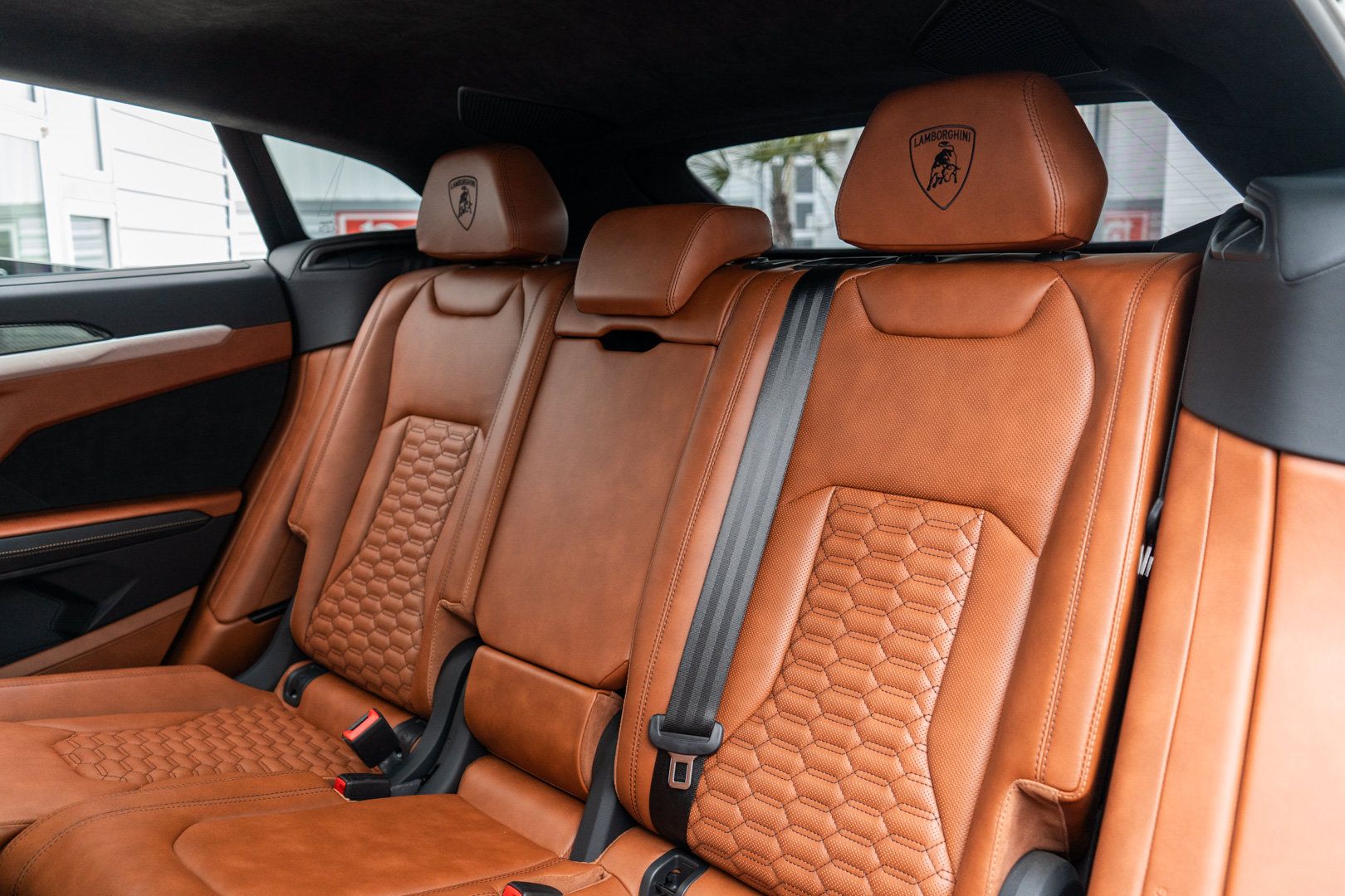 Used 2022 Lamborghini Urus AWD/4WD image 28