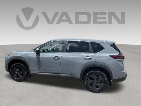 Used 2026 Nissan Rogue SV FWD image 5