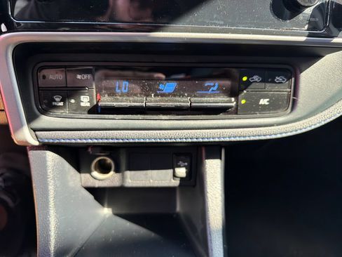 Used 2019 Toyota Corolla SE FWD image 31