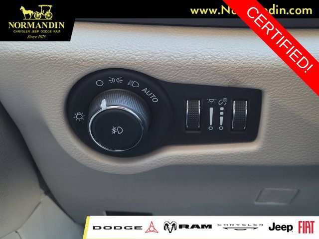 Certified 2024 Chrysler Pacifica Touring-L FWD image 13