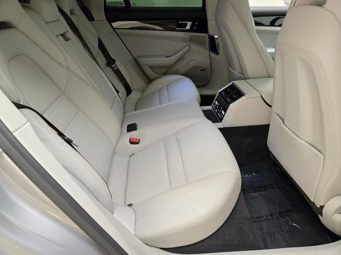 Used 2020 Porsche Panamera 4 w/ Sportdesign Package image 26