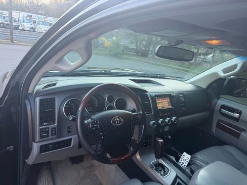 Used 2011 Toyota Sequoia Platinum AWD/4WD image 12