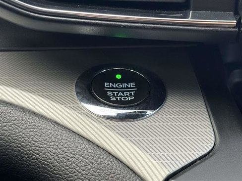 Used 2020 Ford Explorer XLT w/ Equipment Group 202A image 20